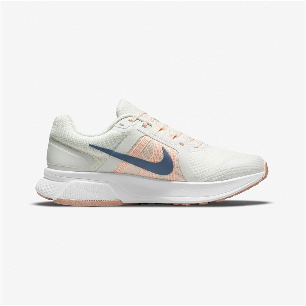Nike Run Swift 2 Beyaz Kadın Yürüyüş Ayakkabısı CU3528-100