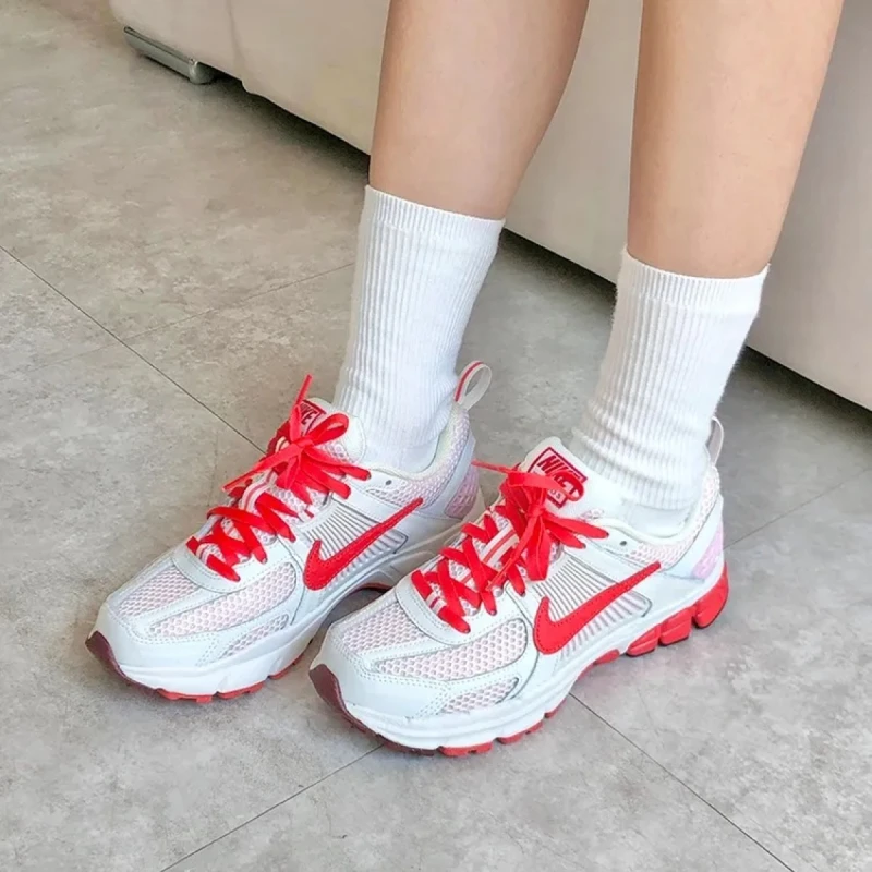 Vomero 5 Beyaz Sneaker