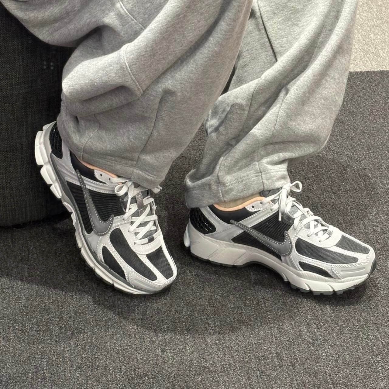 Nike Zoom Vomero 5 Gri Spor Ayakkabı HV5982-001