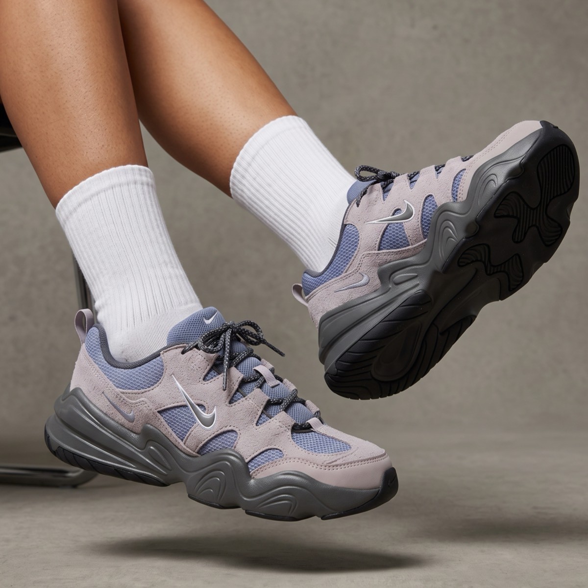 Nike Tech Hera Mor Günlük Sneaker DR9761-401